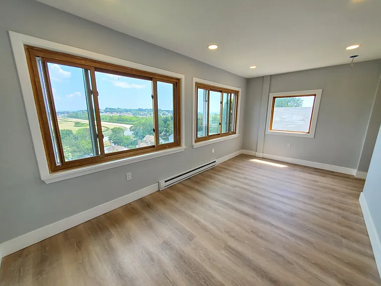 31 Faywood Ave — Photo 2