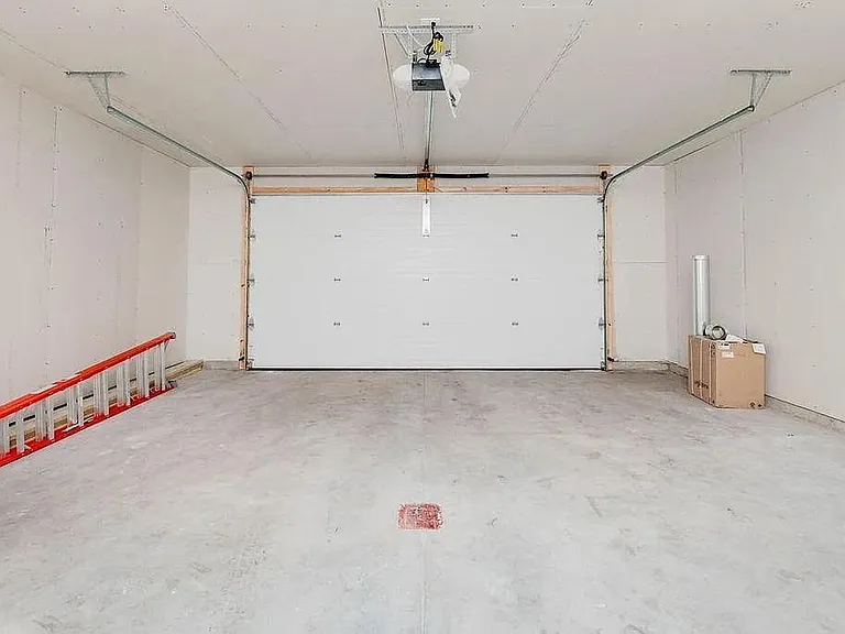 1521 Keystone Cir NE — Photo 33