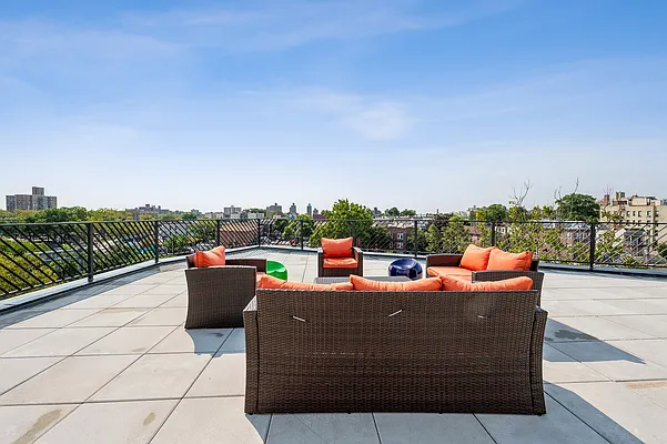 Rented by Voro, LLC | media 38