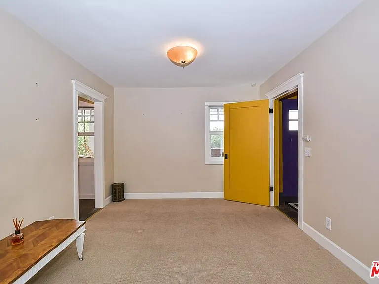2172 Argyle Ave — Photo 37