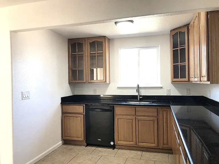 2204 Menalto Ave — Photo 7