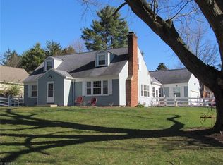 8565 Whitewood Rd, Brecksville, OH 44141