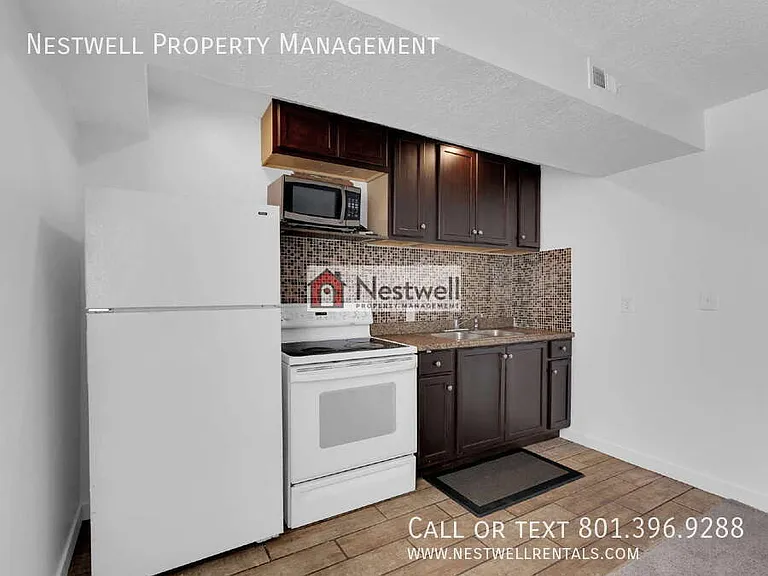 563 E Alma Mater Ave — Photo 14