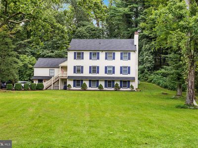 327 Echo Valley Ln, Newtown Square, PA, 19073