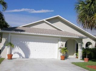 551 95th Ave N, Naples, FL 34108