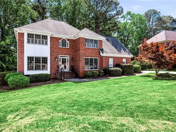 1664 Holly Lake Cir, Snellville, GA 30078