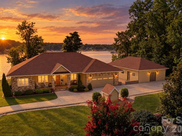 158 Cooley Rd, Mooresville, NC 28117