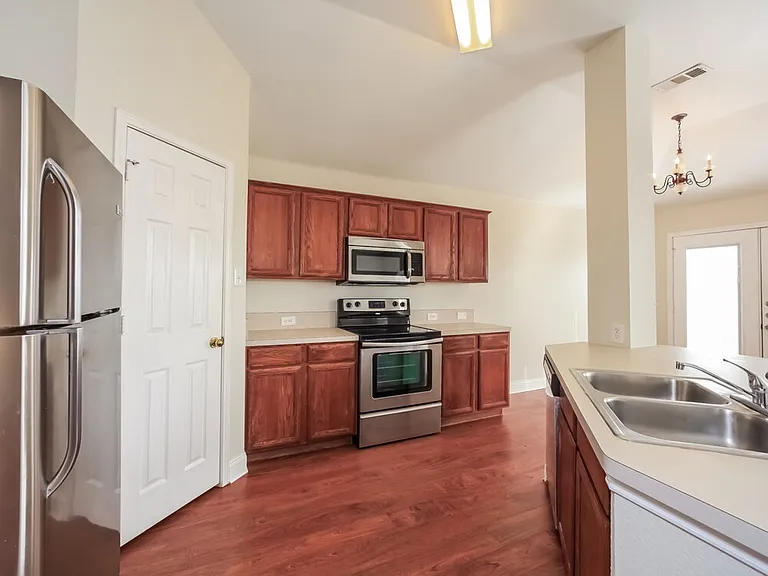 773 Silverbrook Dr — Photo 6