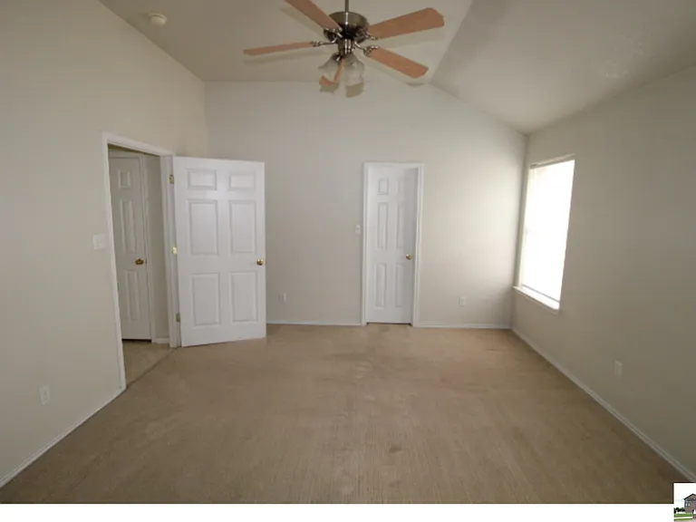 1906 Flagstaff Dr — Photo 9