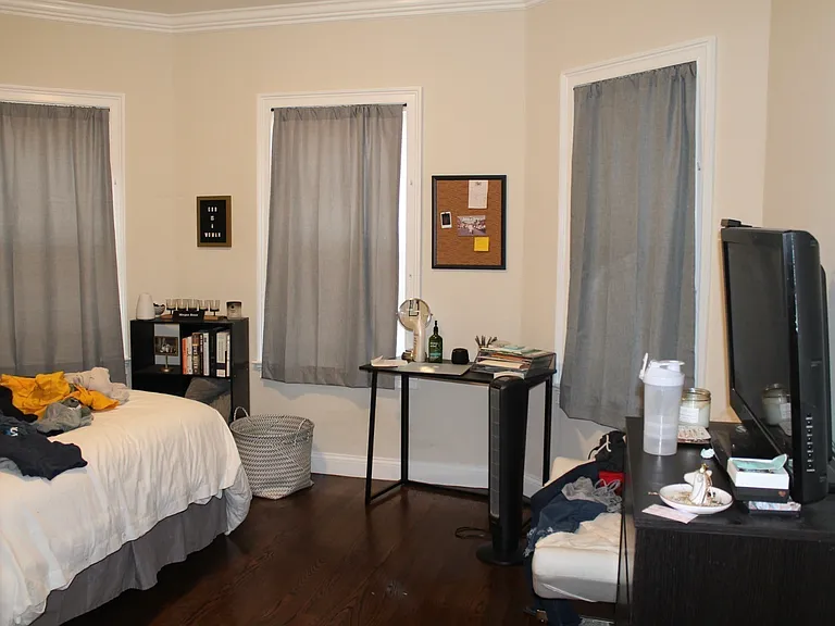 16 Circuit St #2 — Photo 3