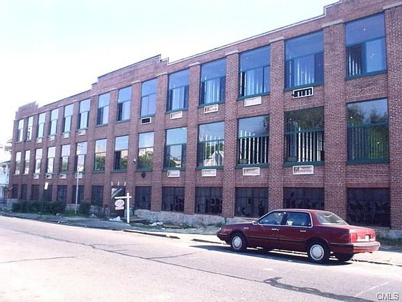 2nd image of 390 Charles St APT 208