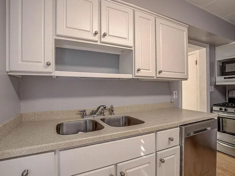 105 Albert St — Photo 12