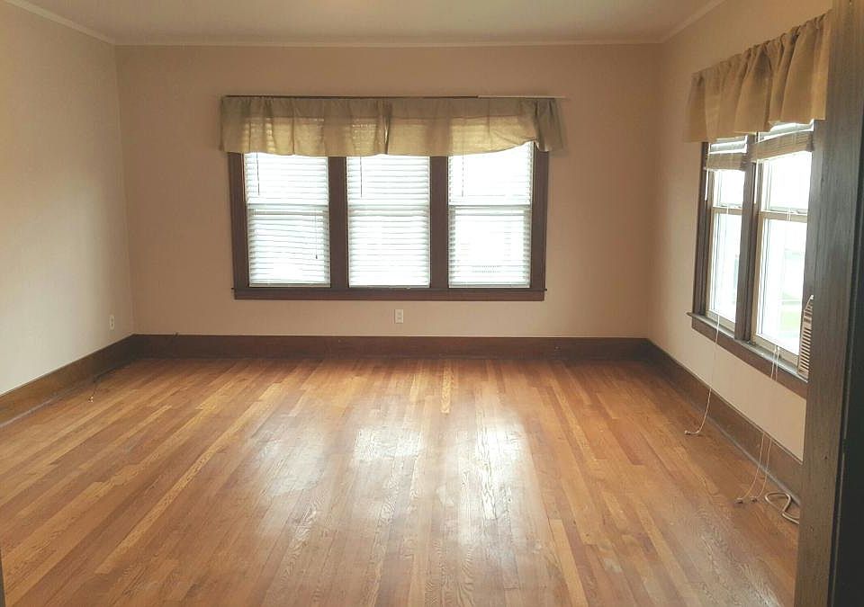 1st image of 2214 2nd St