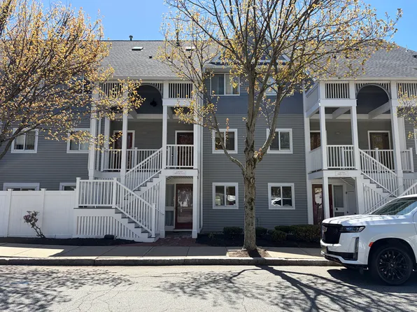 12 Ship Ave APT 2, Medford, MA 02155