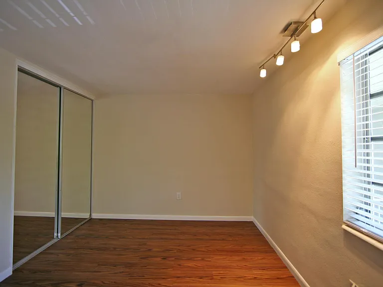 MASTER BEDROOM | OAK MODEL | 2 BEDROOM, 1 BATH