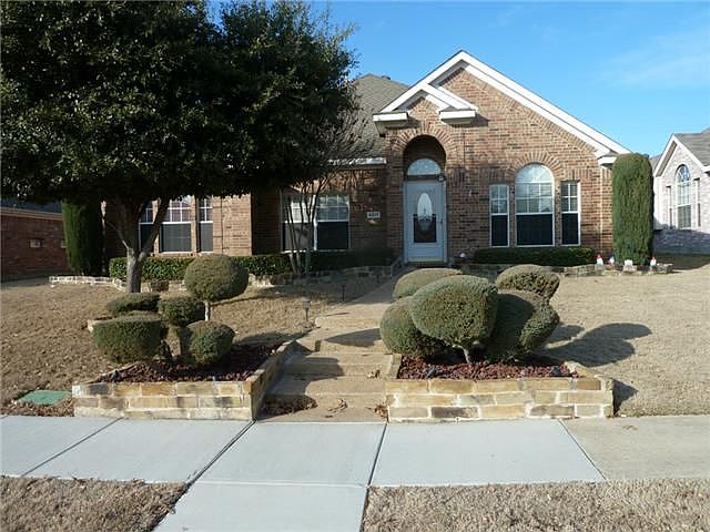 1st image of 9217 Woodlake Dr
