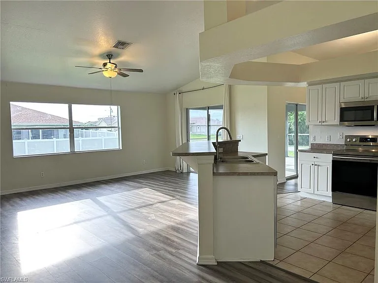 6143 Hendley Ct — Photo 12