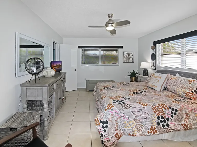 242 Capri Ave — Photo 13