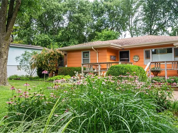 1108 Elm St, Baldwin City, KS 66006