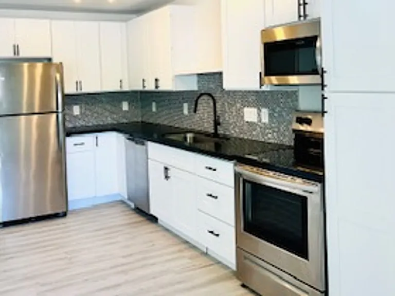 606 Harold St — Photo 10