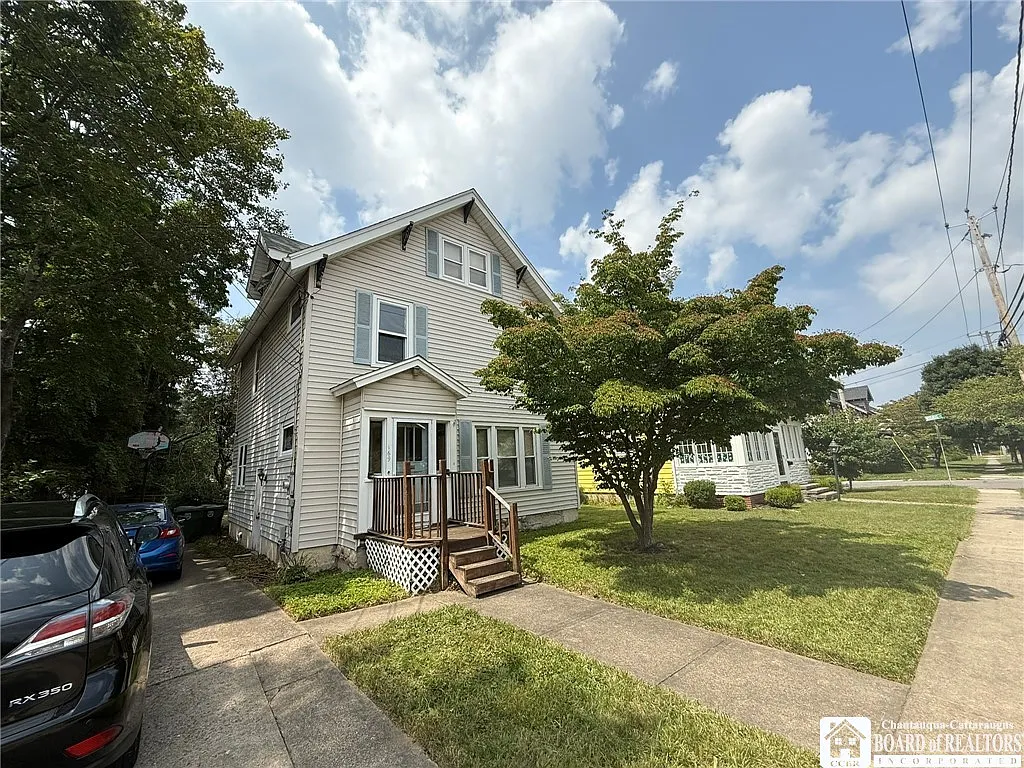 169 Hallock St photo 1