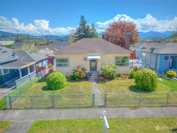 2043 Wells Street, Enumclaw, WA 98022