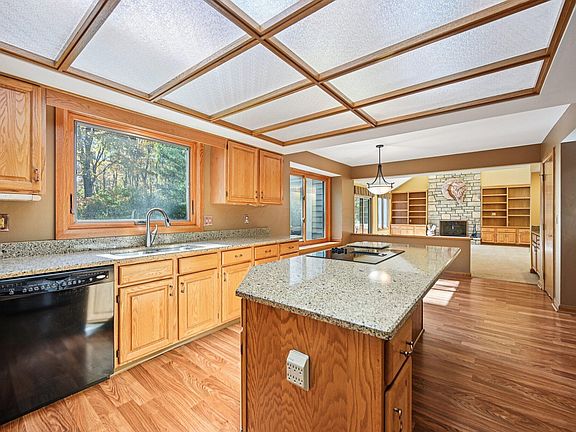 3rd image of 5739 Rushwood Dr