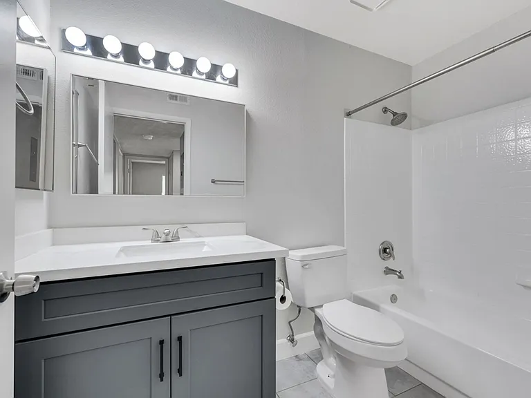 1575 W Warm Springs Rd #213 — Photo 12