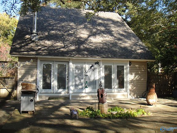 3rd image of 132 Guinivere Dr
