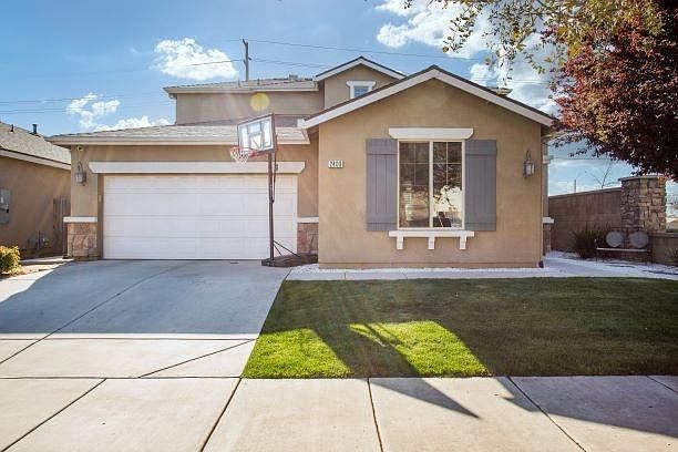1st image of 2409 S Laguna Ct