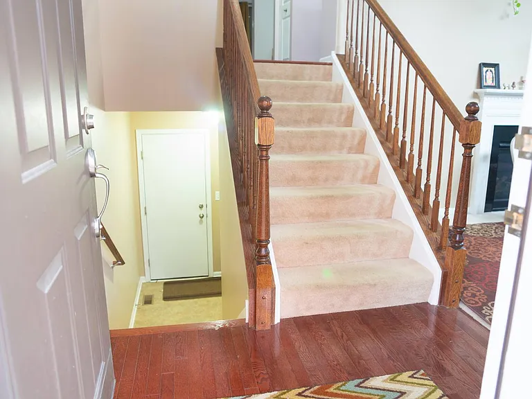 506 Grosvenor Ln — Photo 31