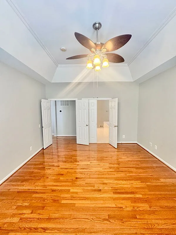 5 bed, 4.5 bath, 2971 sqft, $4,200 — Photo 4