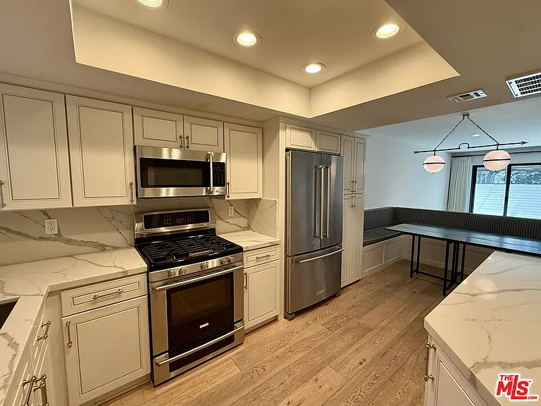 853 Larrabee St #6 — Photo 13