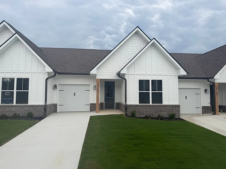 8760 James Creek Dr — Photo 1