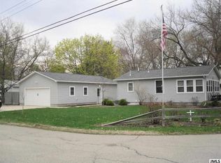 781 Beach Dr, Brooklyn, MI