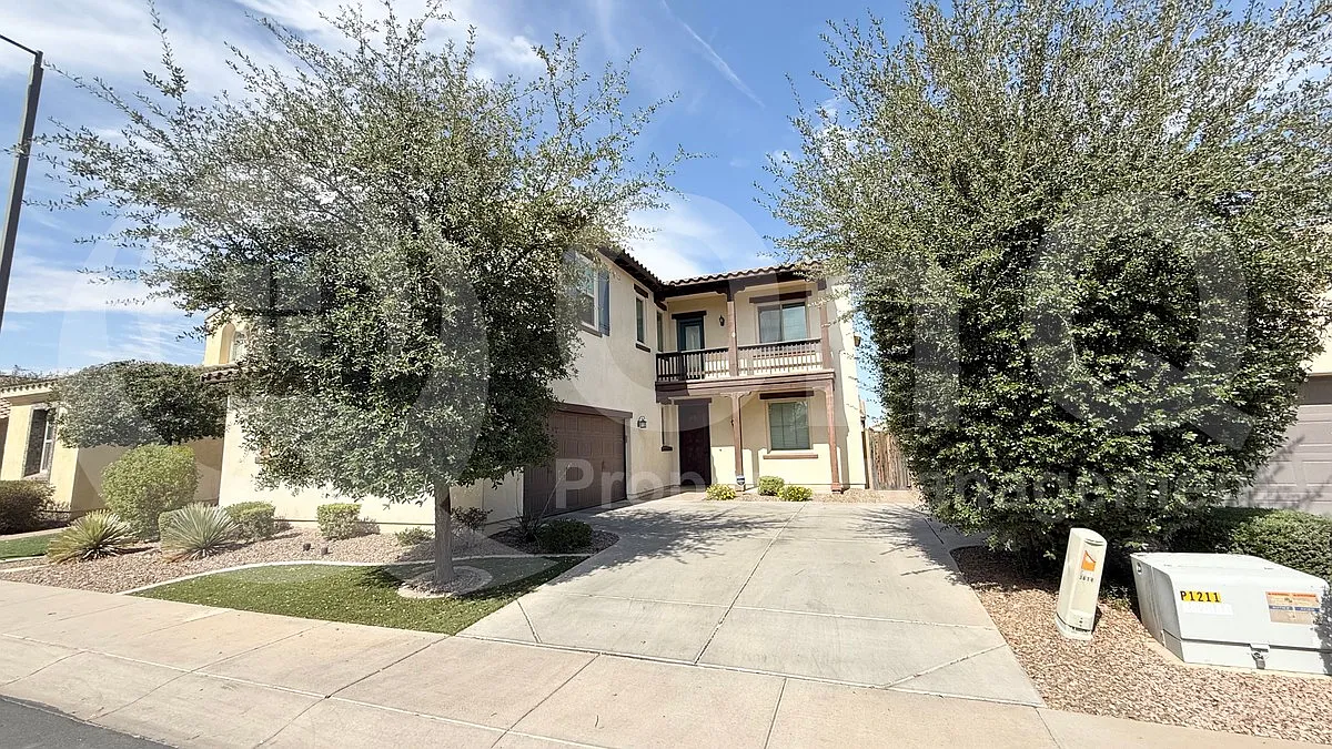 4 bed, 3.0 bath, 2634 sqft, $2,650 — Photo 3