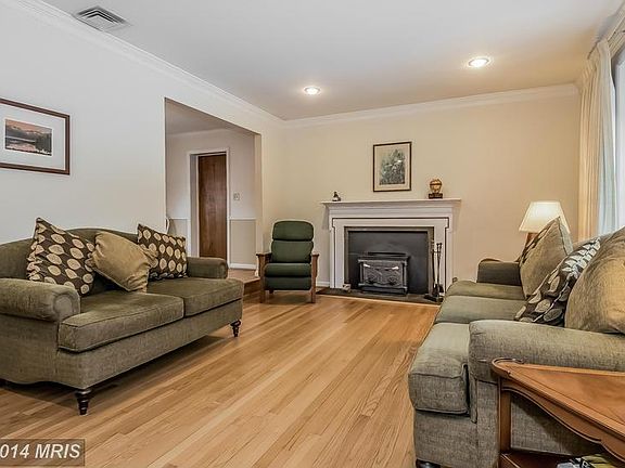 2nd image of 18700 Woodway Dr