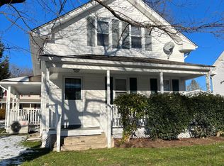 1033 Toll Gate Rd, Warwick, RI 02886