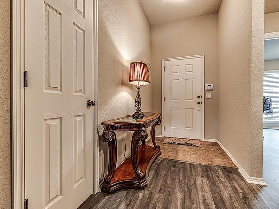 5th image of 320 Tecumseh Meadows Dr