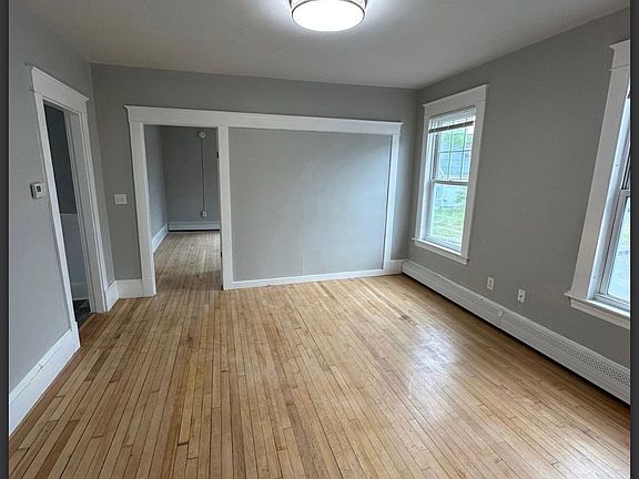4th image of 69 Washington St #3