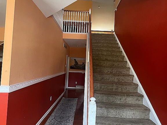 5th image of 114 Oakwood Dr