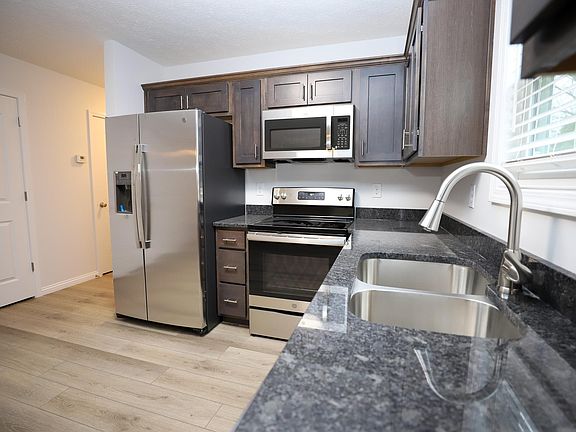2nd image of 174B Creekvale Dr #B