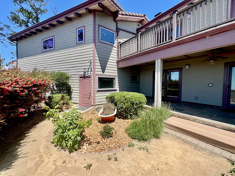 300 Corona Rd — Photo 39