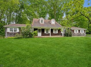 17 Parker Dr, Morris Plains, NJ 07950
