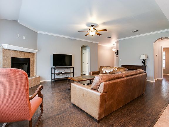 5th image of 3602 Canadian St