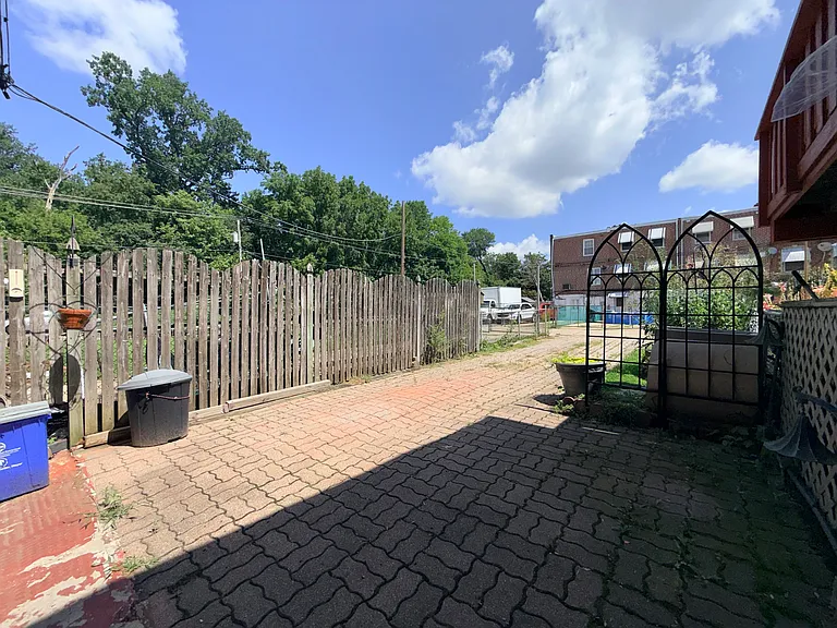 3303 Hartel Ave — Photo 41
