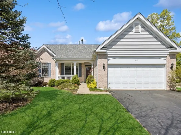 731 Norwich Ct, Crystal Lake, IL 60012