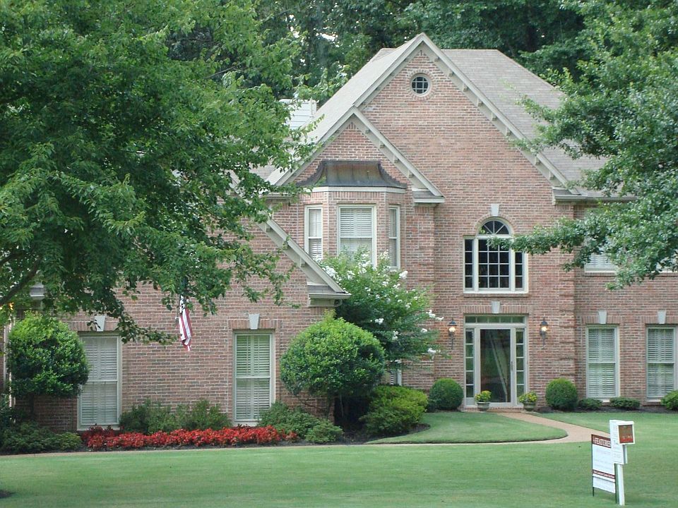 1st image of 2704 Hunters Forest Dr
