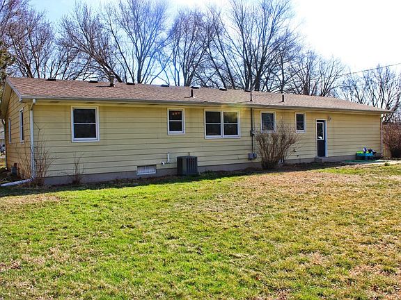 3rd image of 3618 Diamond Dr