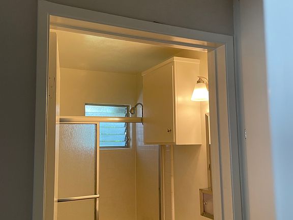5th image of 2449 Mohawk St